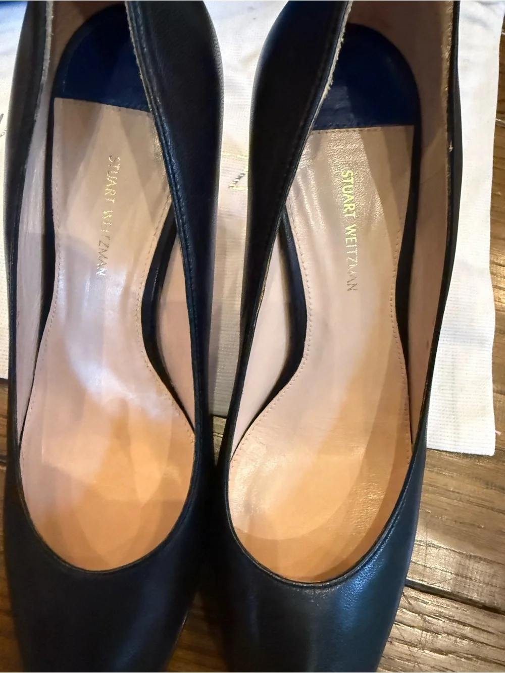 Stuart Weitzman Black Leather Classic Round-Toe Pumps